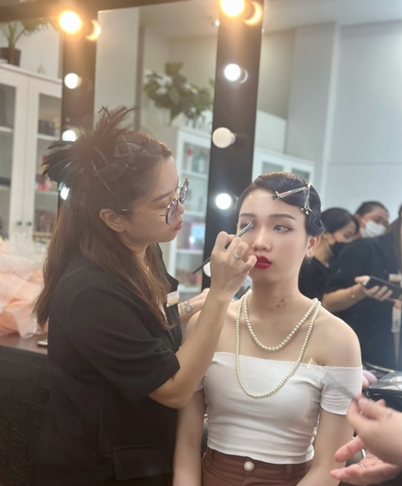 Khóa học make up